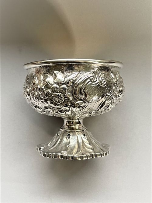 fig 1. A superb Georgian silver gilt bowl