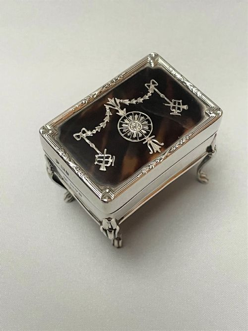 fig 1.  A gorgeous William Comyns silver & tortoiseshell trinket box