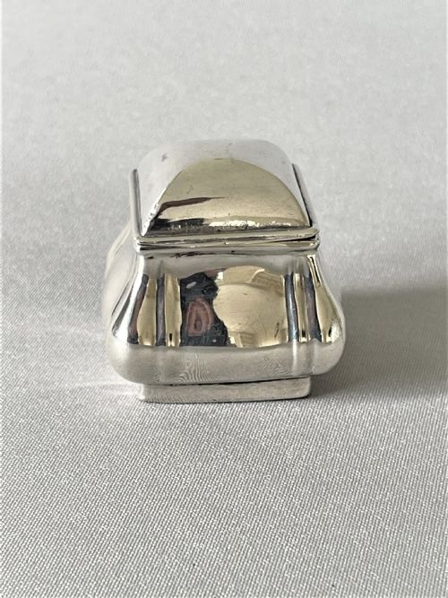 fig 1. A lovely Edwardian single ring box