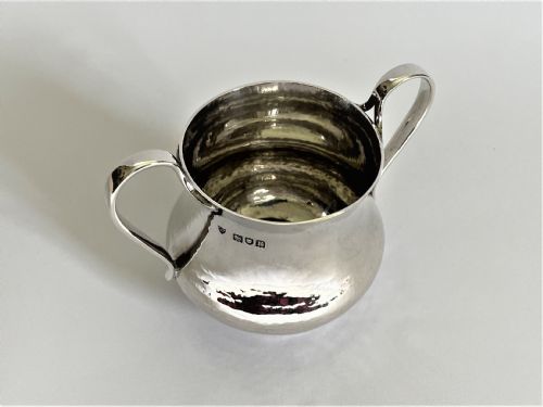 fig 1. A stylish Arts & Crafts design silver bowl