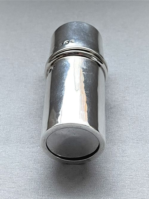 fig 1. A superb George V silver sewing compendium