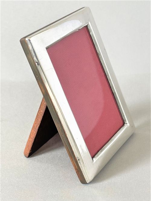 fig 1. A small Edwardian silver photo frame