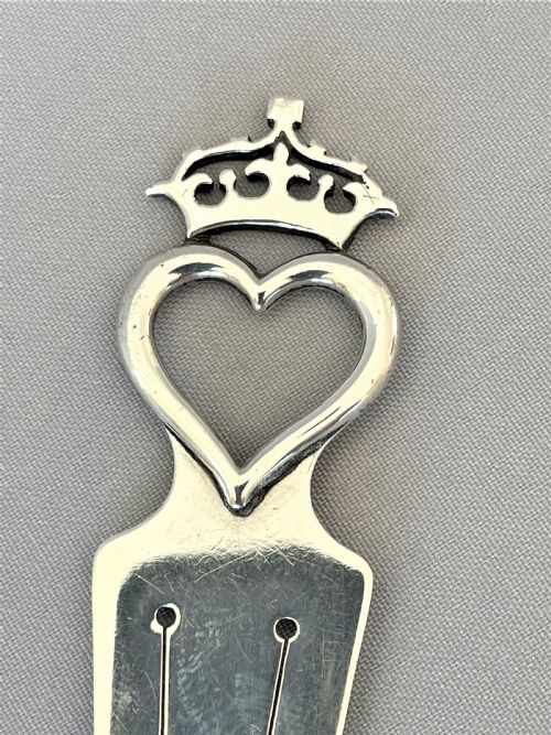 fig 1. A superb large Scottish silver 'Luckenbooth' bookmark