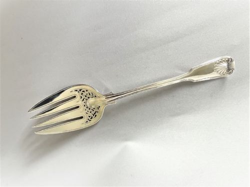 A Superior Fiddle, Thread & Shell Silver Serving Fork