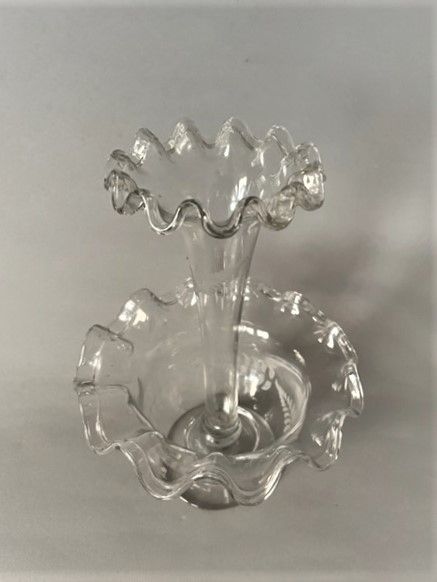fig 1. A lovely Victorian fern etched flower vase