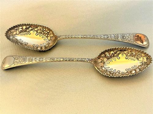 A Lovely Pair of Victorian Silver Gilt Fruit/dessert Serving Spoons