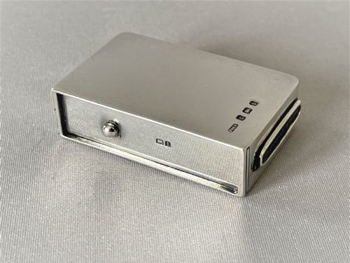 An Unusual Edwardian Sprung Silver Vesta