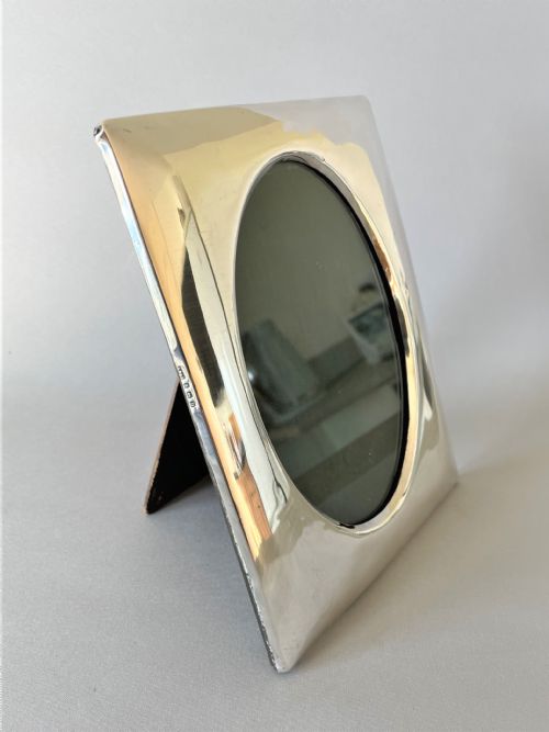 fig 1. A fine George V silver photo frame