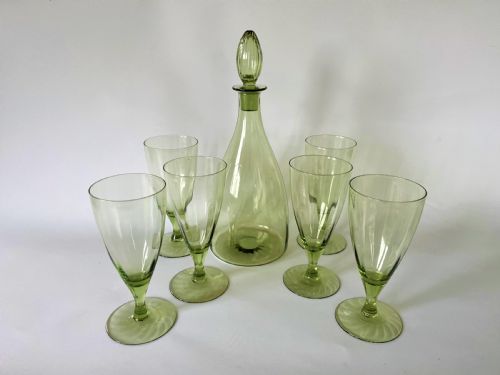 A Fine Whitefriars Sea Green Wine Set