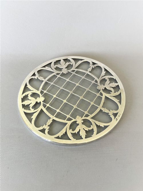 A Lovely Silver & Glass Teapot Stand/coaster