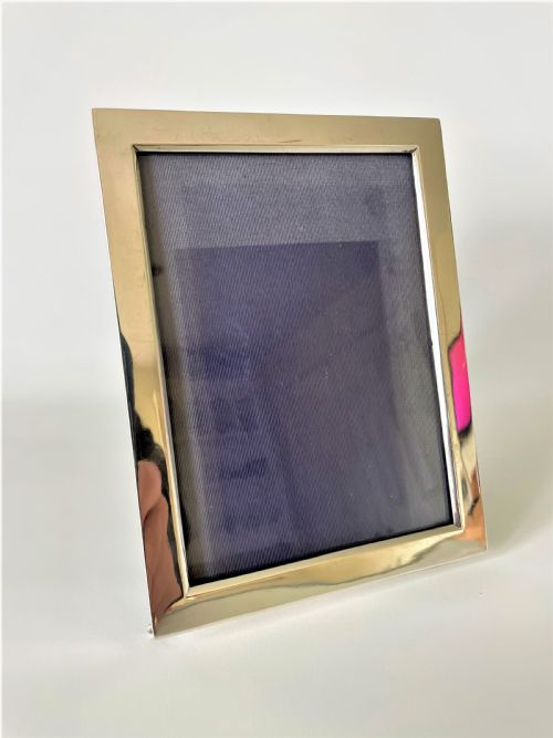 fig 1. A handsome early George V silver photo frame