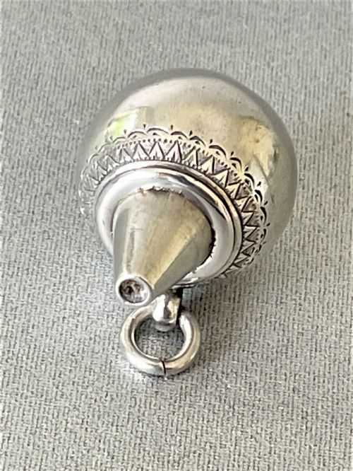 fig 1. An Edwardian sprung pendant miniature scent bottle