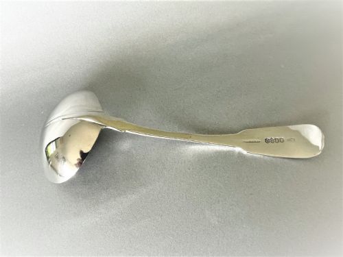 fig 1. An unusual Irish silver rat-tail silver gravy ladle