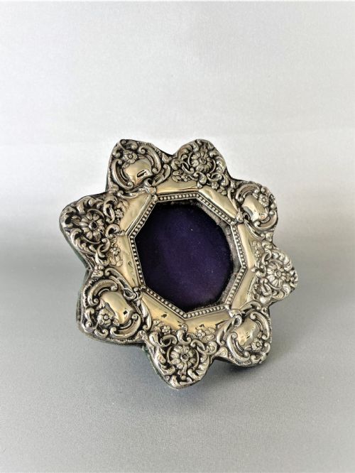 fig 1. A small Chester silver Victorian photo frame