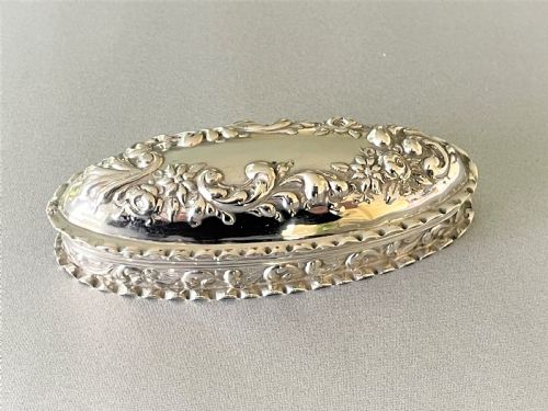 An Edwardian Chester Silver Small Trinket Box