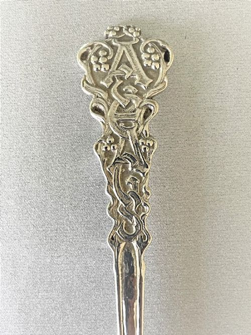 fig 1. An exceptional Omar Ramsden Arts & Crafts silver spoon