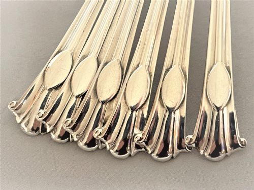 fig 1. A Good Set Of 6 Silver Onslow Pattern Soup Spoons