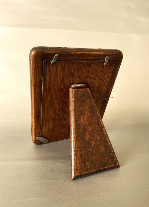 fig 1. A stylish George V silver photo frame