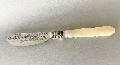 An Early Victorian Silver & Mother-of-pearl Butter Knife