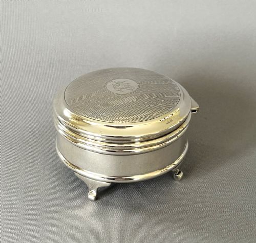 A Handsome Silver Cuff Links/trinket Box
