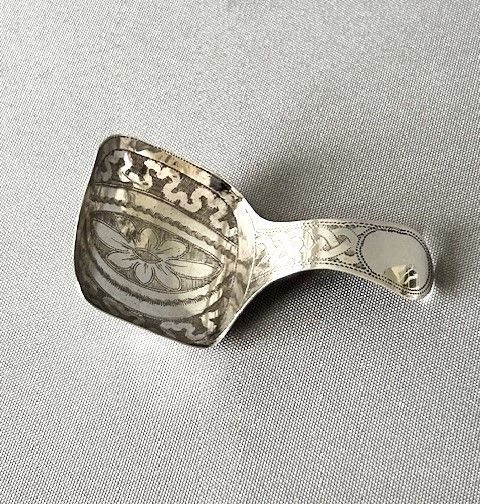 fig 1. A lovely Georgian silver caddy spoon