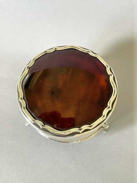 fig 1. A delightful George V silver & tortoiseshell trinket box