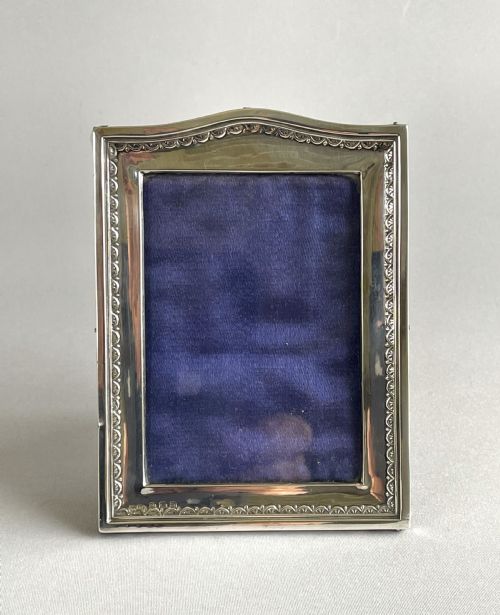 fig 1. A charming George V small silver photo frame