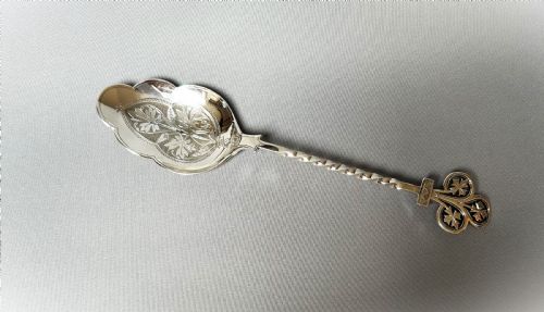 A Gorgeous Victorian Cast Silver Dessert/fruit Serving Spoon