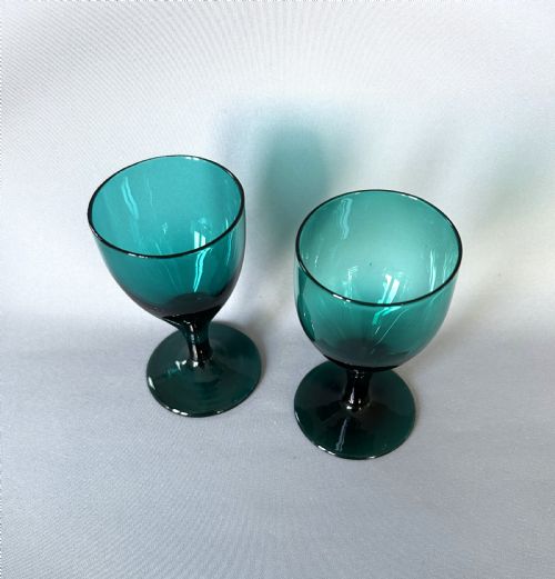 fig 1. A gorgeous pair of Bristol Green Georgian wine glasses