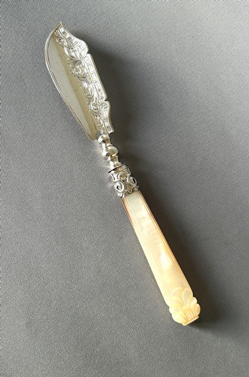 Early Victorian Silver & Mother-of-pearl Butter Knife