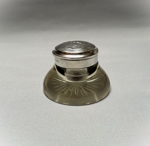 fig 1. A lovely Edwardian Art Nouveau silver lidded inkwell