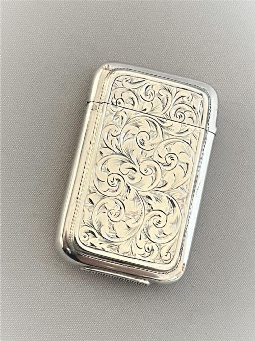 fig 1. A fine Victorian silver vesta 'R P C'