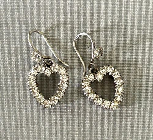 A GORGEOUS PAIR OF ART DECO SILVER PASTE DIAMOND HEART EARRINGS - ADDITIONAL PHOTO 5