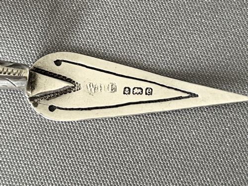 fig 1. An Edwardian novelty silver trowel bookmark