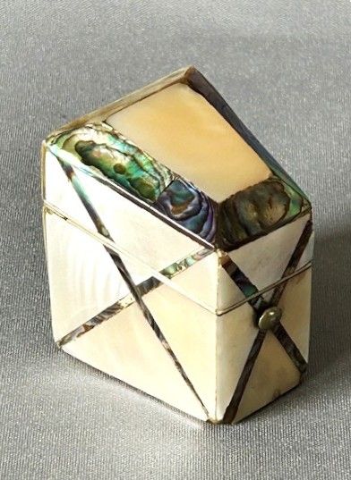 A Victorian Mother-of-pearl Novelty Thimble Holder