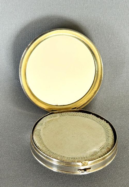 fig 1. An Exceptional Art Deco Silver & Enamel Compact