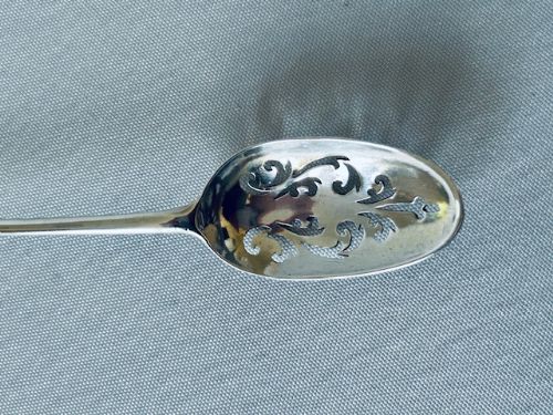 fig 2. A fine 18th Century silver Mote Spoon