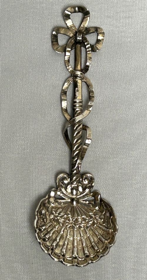 fig 1. A superb cast Sterling silver preserve spoon