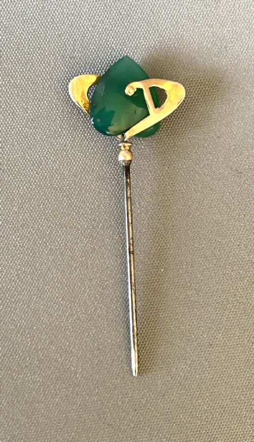 A Charles Horner 9ct Gold & Chrysoprase Stick Pin