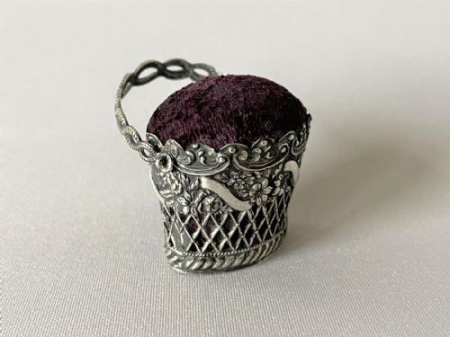 A CHARMING GEORGIAN SILVER NOVELTY BASKET PIN CUSHION - ADDITIONAL PHOTO 1