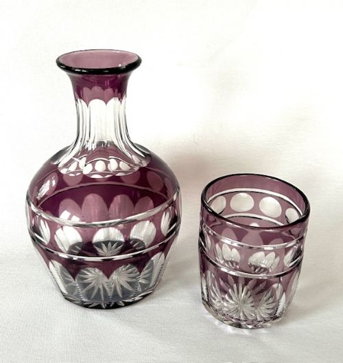A STUNNING VICTORIAN AMETHYST GLASS CARAFE TUMBLER