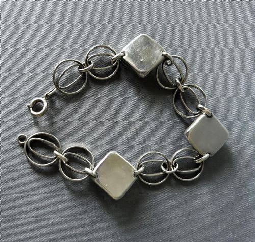 AN AUSTRIANGERMAN ART DECO PANEL LINK SILVER BRACELET - ADDITIONAL PHOTO 1