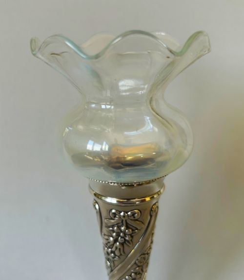 AN UNUSUAL VICTORIAN SILVER VASELINE GLASS POSY VASE - ADDITIONAL PHOTO 6