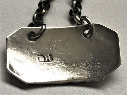A LOVELY GEORGIAN SILVER 'CAYENNE' BOTTLE TICKET - ADDITIONAL PHOTO 2