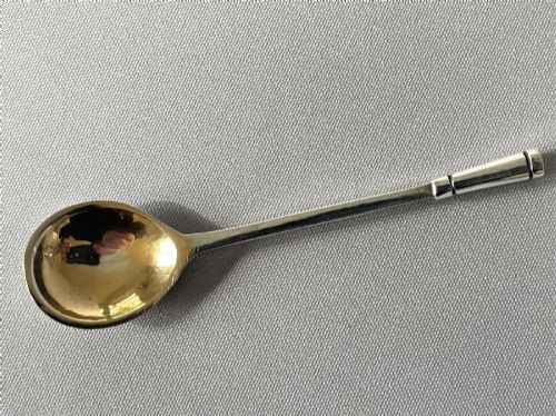 fig 1. A George V Chester silver mustard pot & spoon