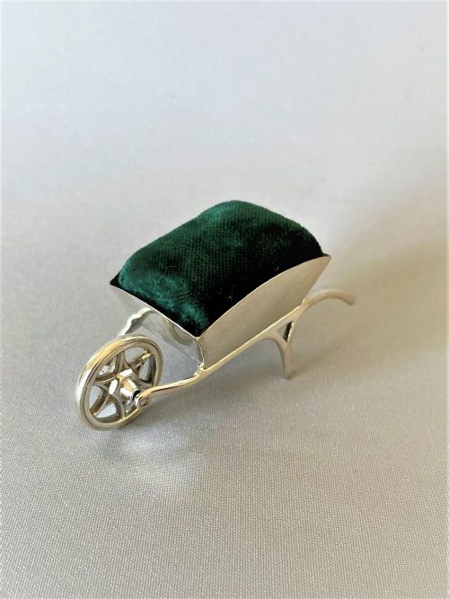 A MOST UNUSUAL EDWARDIAN SILVER NOVELTY WHEELBARROW PIN CUSHION - ADDITIONAL PHOTO 6