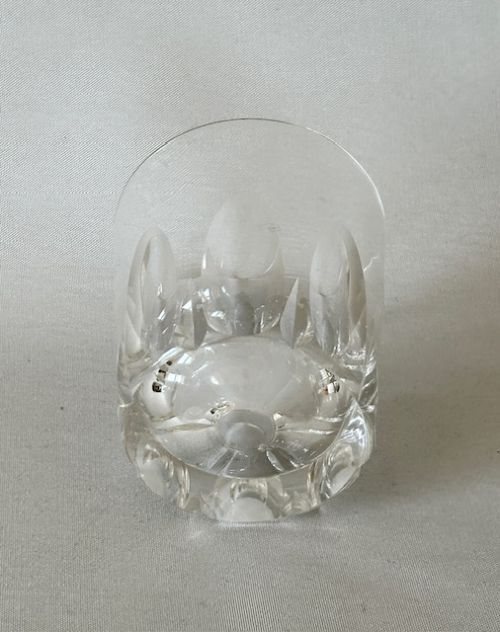 A CHARMING SMALL VICTORIAN CUT GLASS WHISKY TUMBLER - ADDITIONAL PHOTO 3