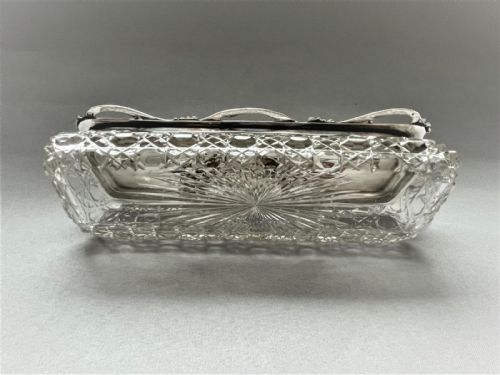 A SUPERB EDWARDIAN IRIS EMBOSSED SILVER CUT GLASS TRINKET BOX - ADDITIONAL PHOTO 1