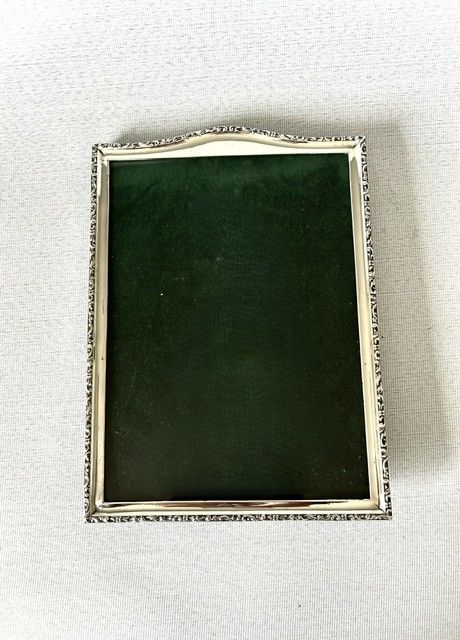 fig 1. A large Edwardian silver photo frame