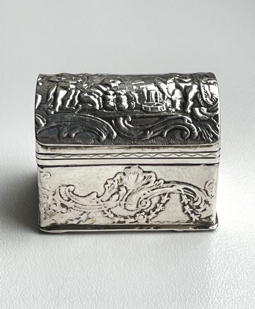 AN UNUSUAL EDWARDIAN NOVELTY SILVER RING BOX